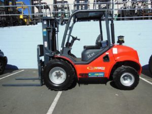 Outdoor rough terrain forklift